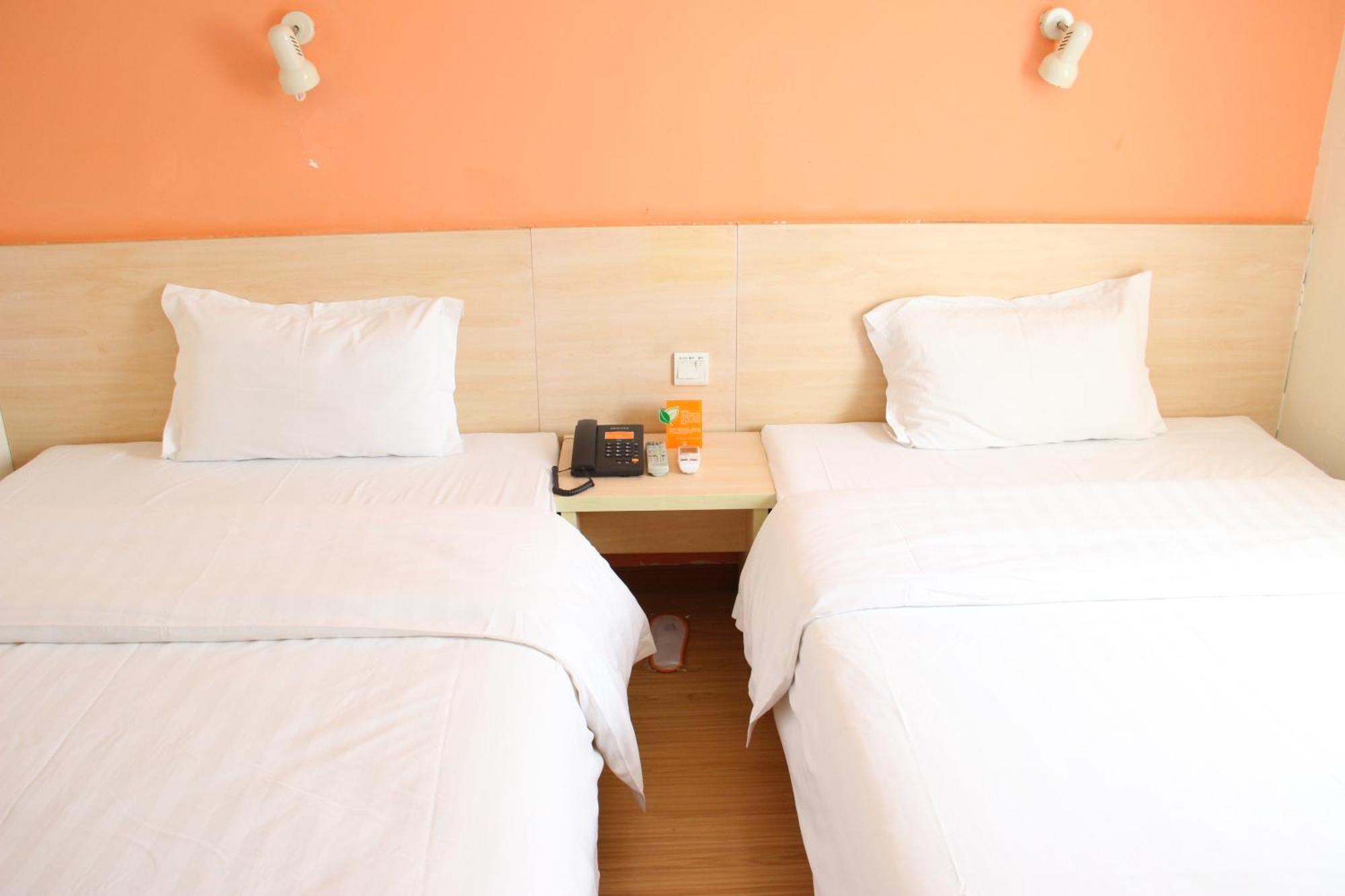 7Days Inn Guangzhou South Railway Station Huijiang Subway Station Esterno foto