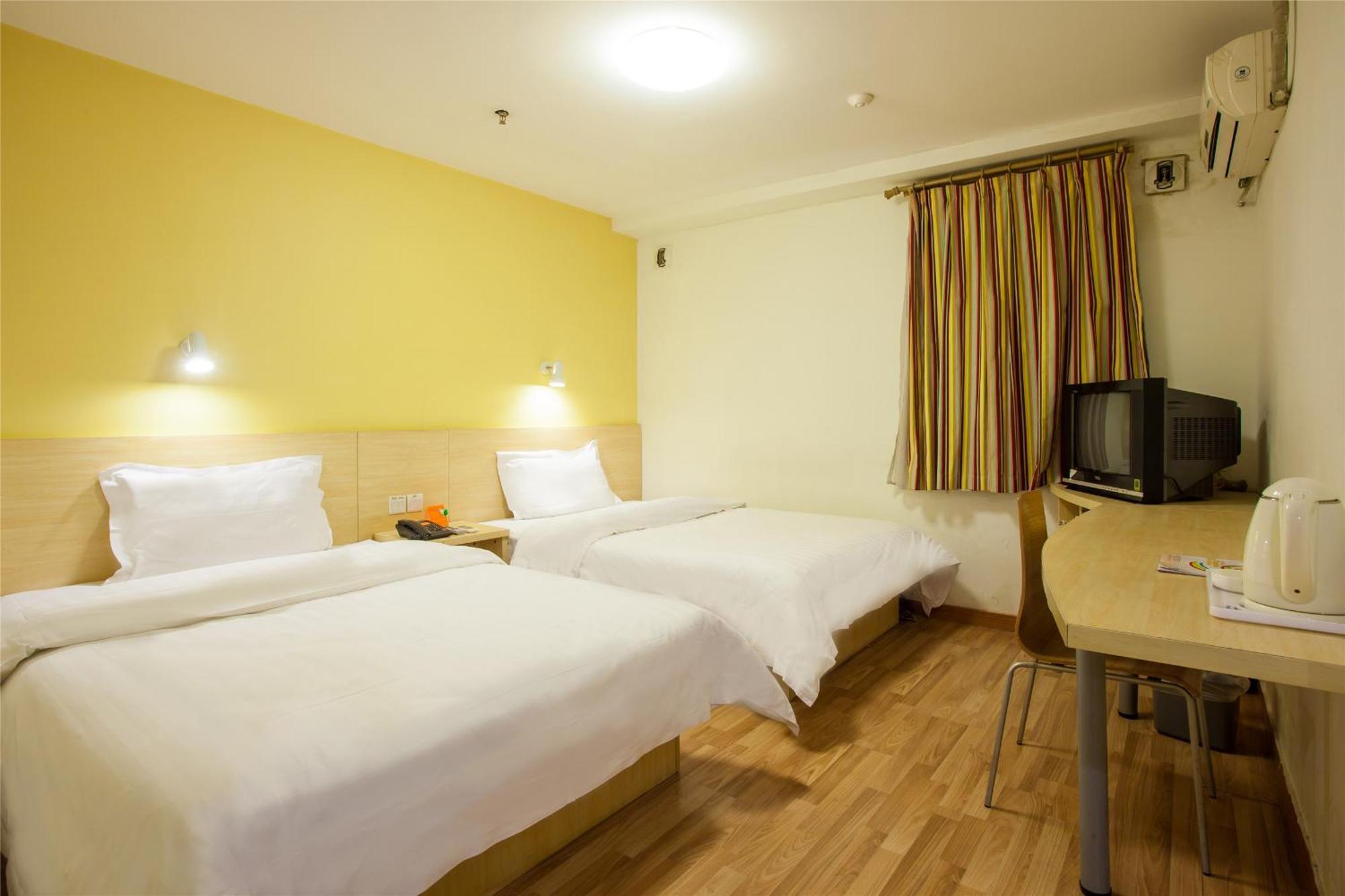 7Days Inn Guangzhou South Railway Station Huijiang Subway Station Esterno foto