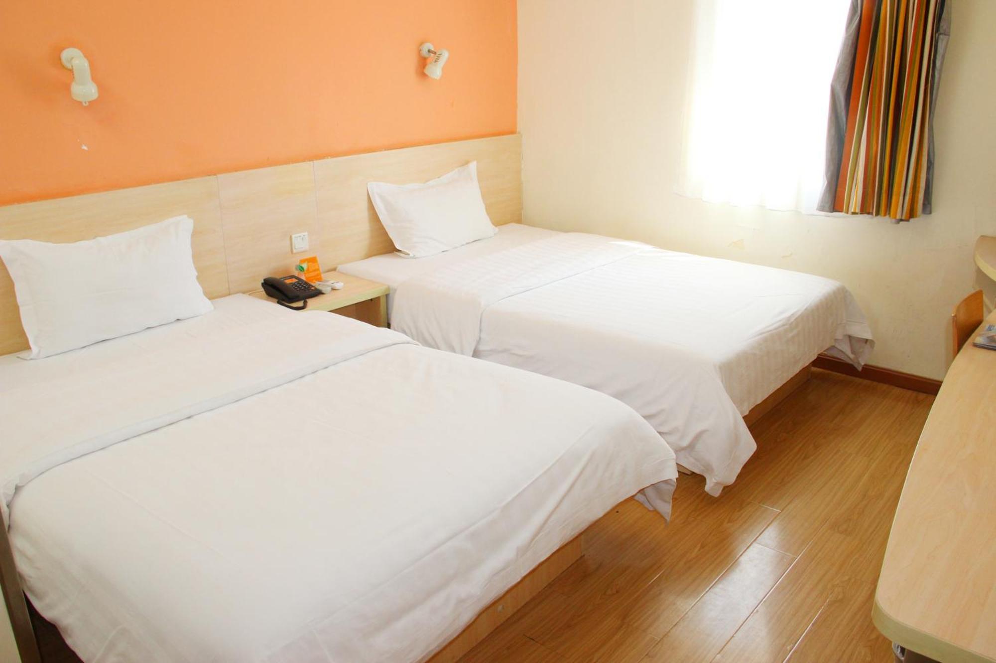 7Days Inn Guangzhou South Railway Station Huijiang Subway Station Esterno foto