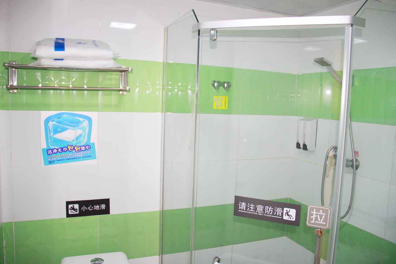 7Days Inn Guangzhou South Railway Station Huijiang Subway Station Esterno foto