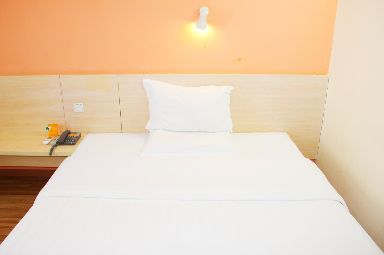 7Days Inn Guangzhou South Railway Station Huijiang Subway Station Esterno foto